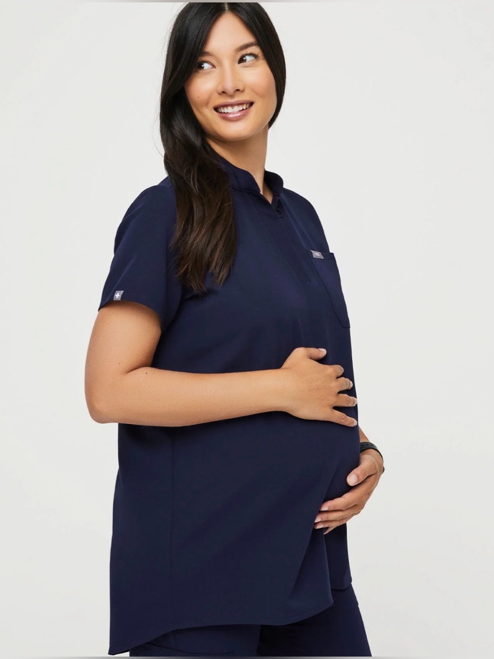 Figs Kitale Maternity Scrub Top in Navy - size small